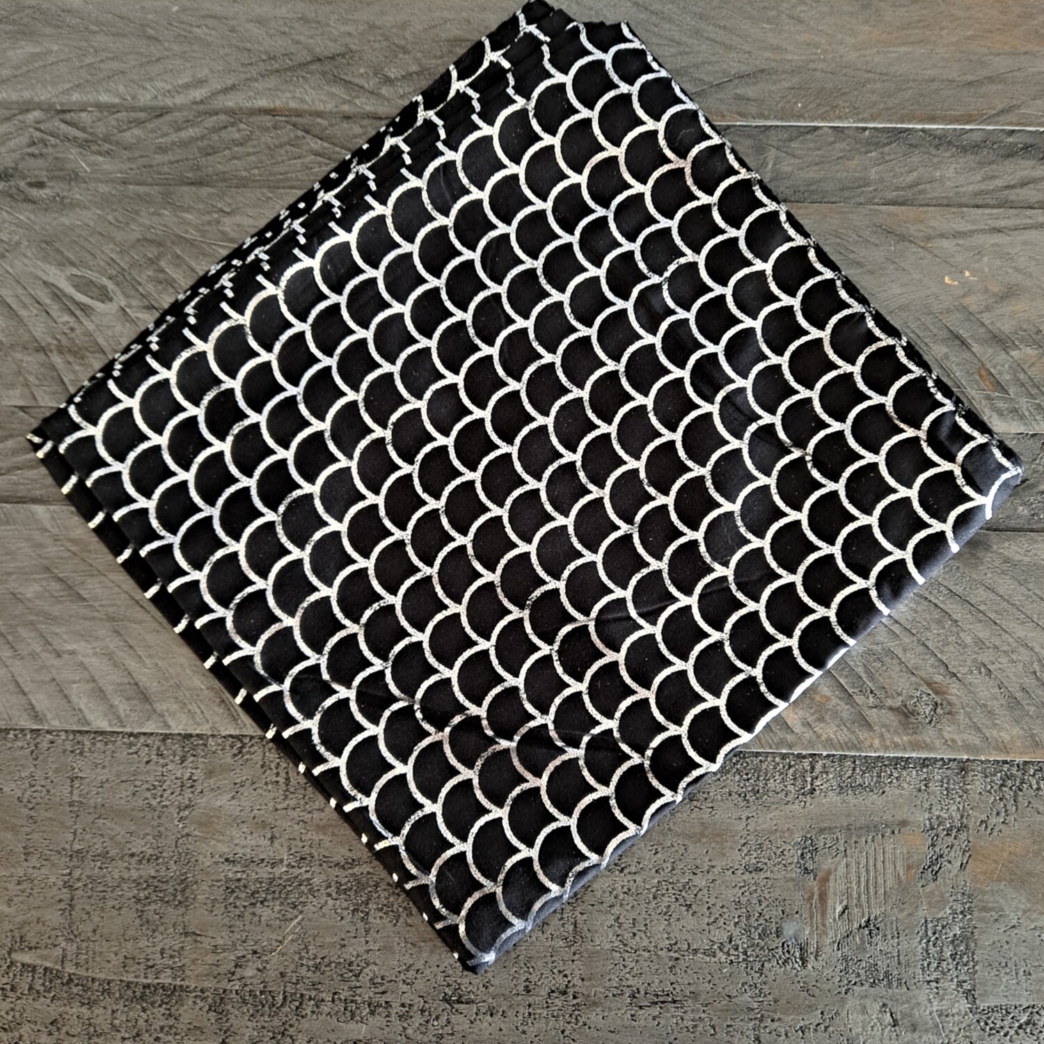 Black/silver metallic scales patterned tichel