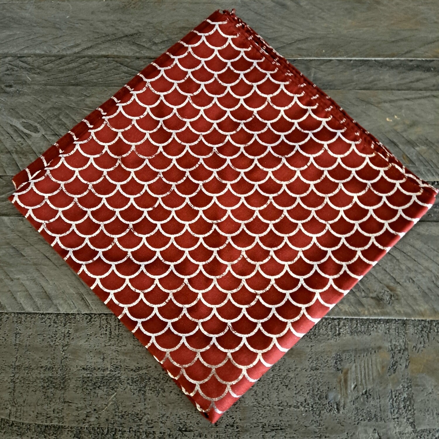 Maroon/silver metallic scales patterned tichel