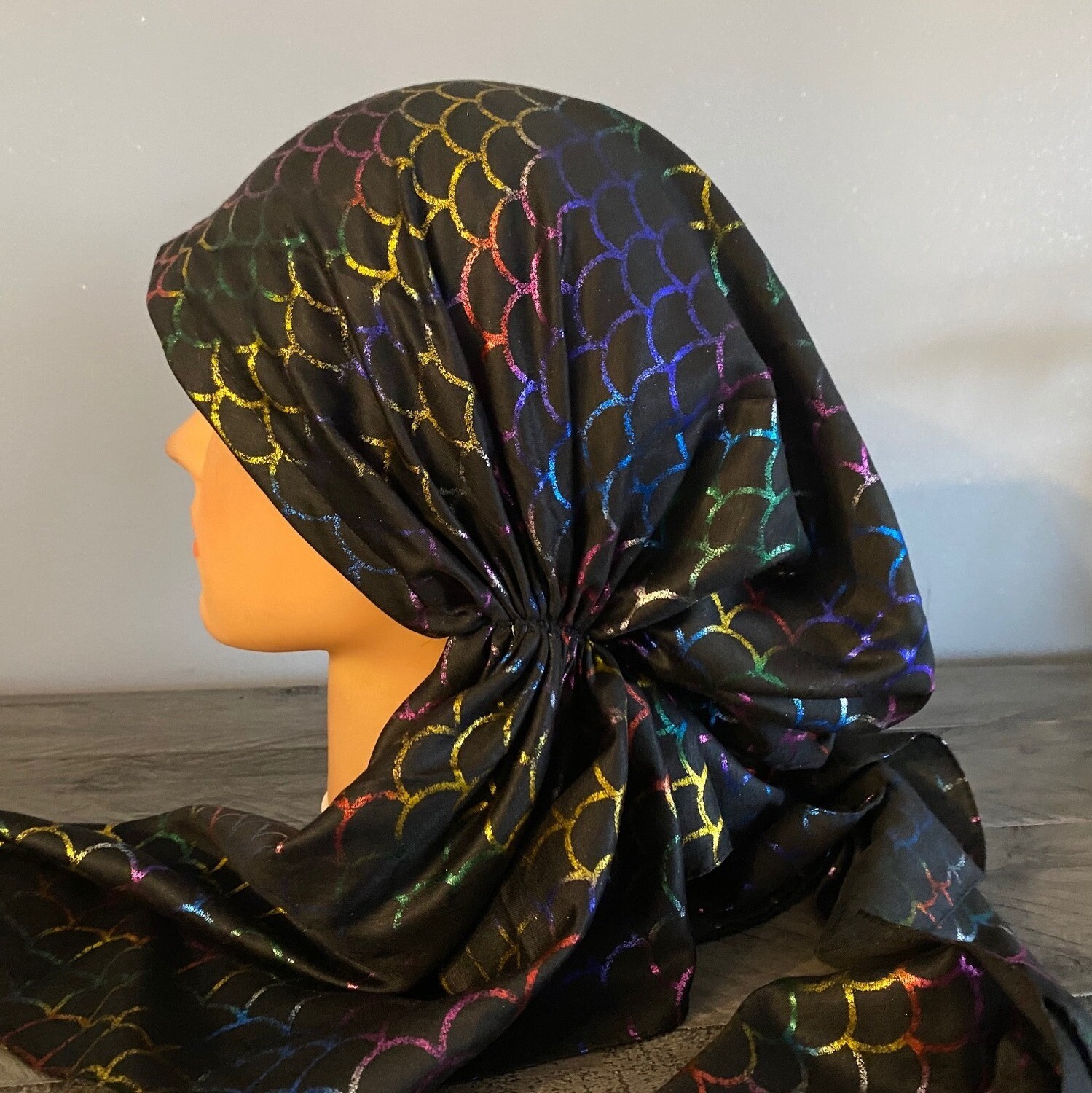 Black - colorful scales patterned pretied tichel