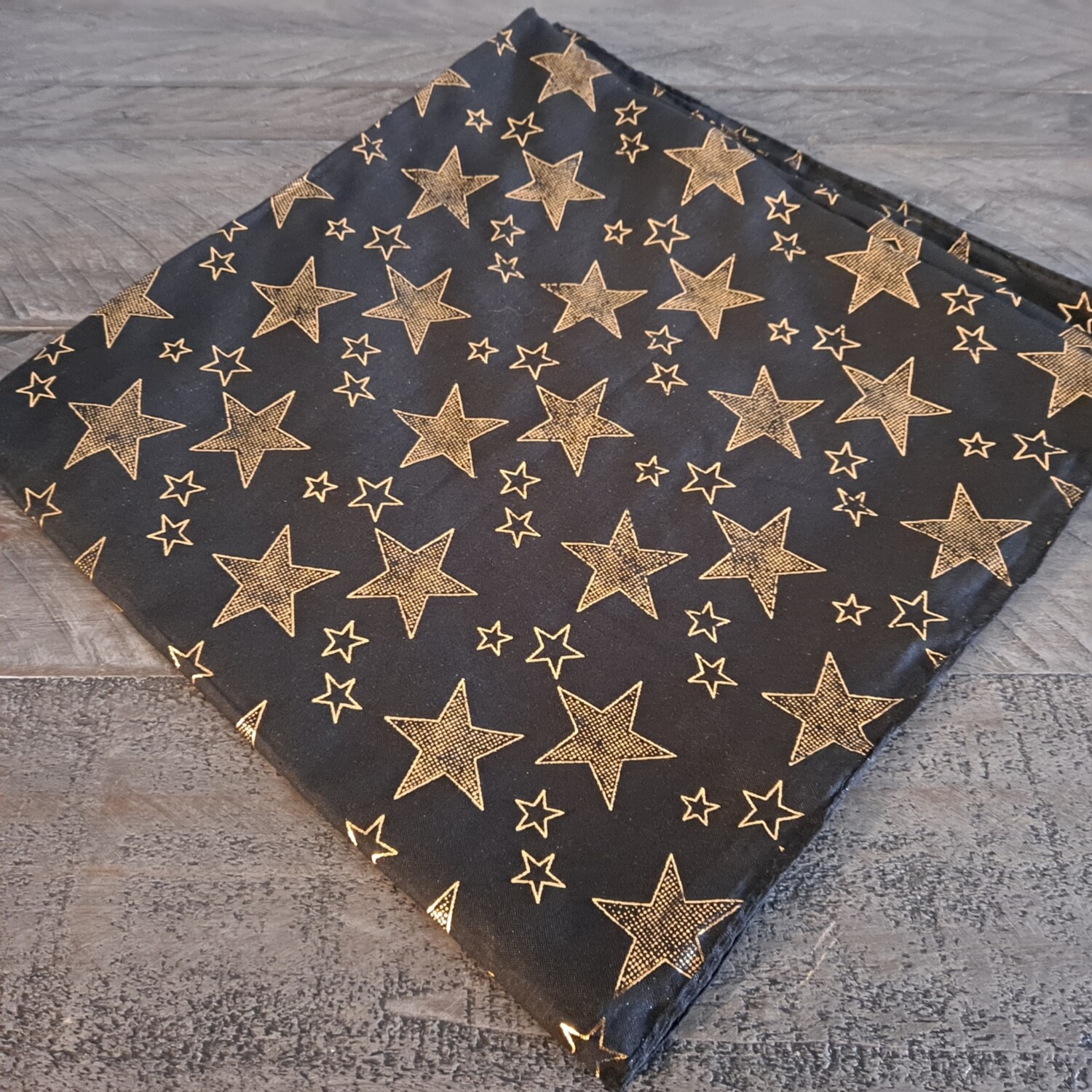Black/gold metallic -  stars patterned tichel