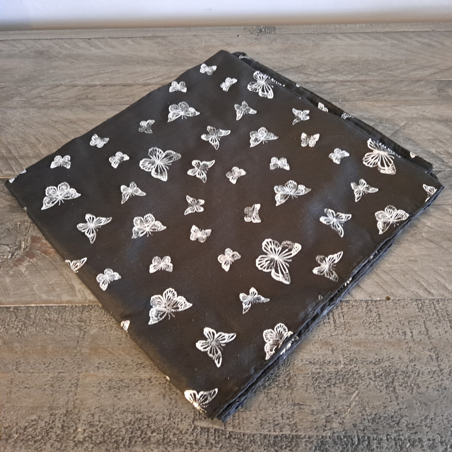 Black/silver - metallic butterflies patterned tichel
