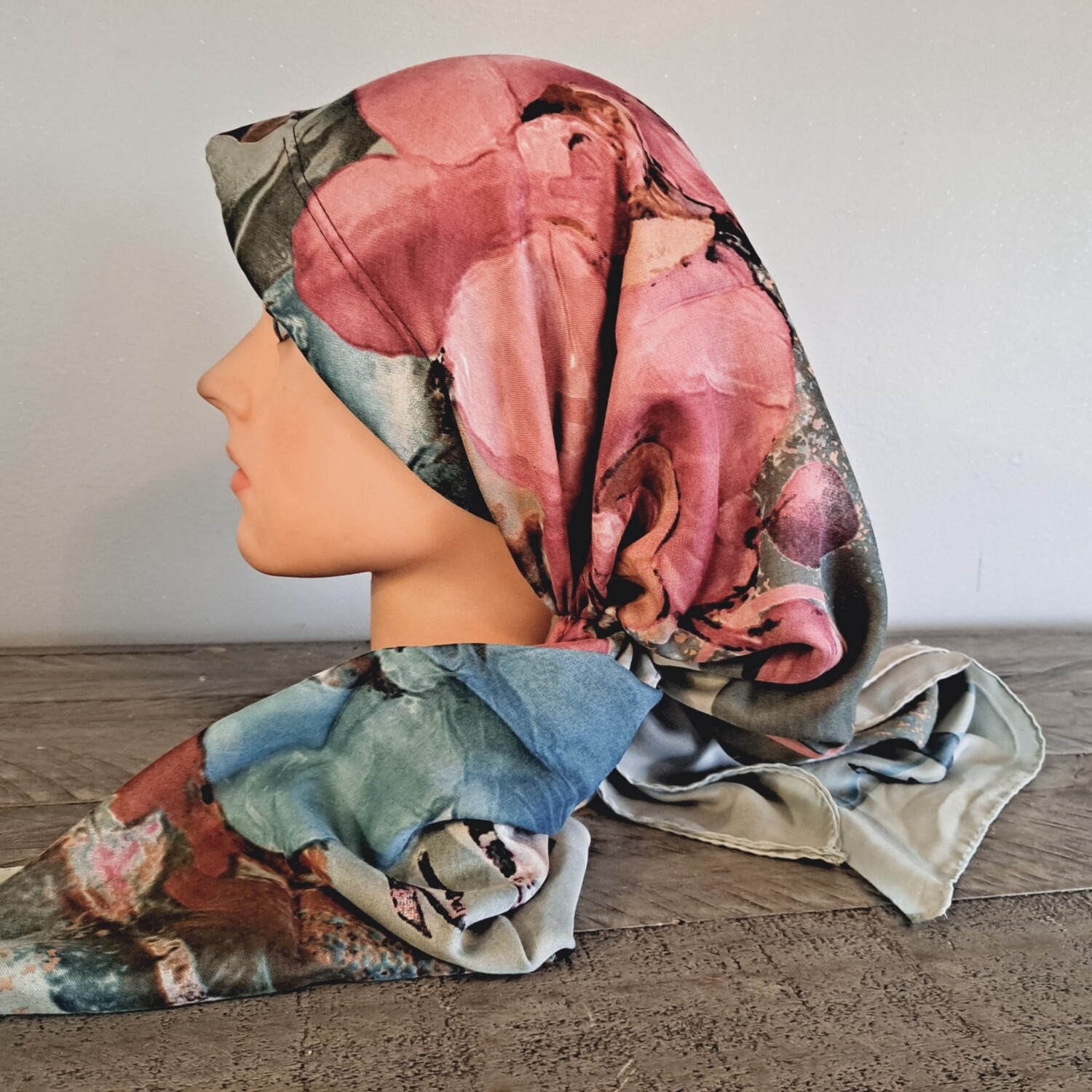 Mint stylish Turkish Tichel w/band sewn in
