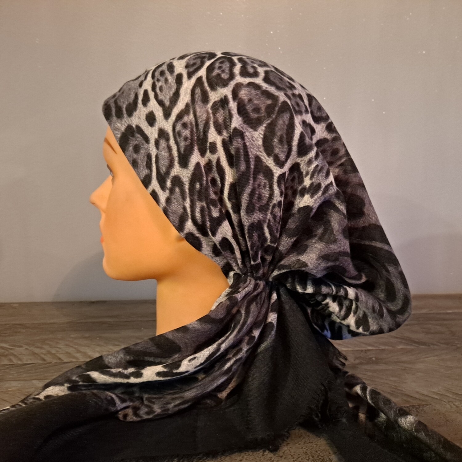 Black/gray animal pattern soft fringes pretied tichel