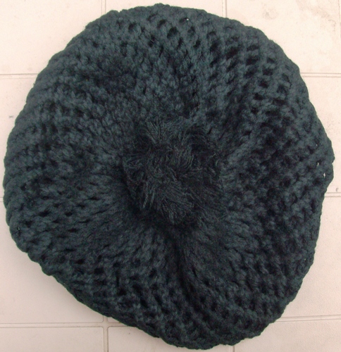 Pom pom knitted beret black