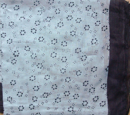 Black border tichel gray
