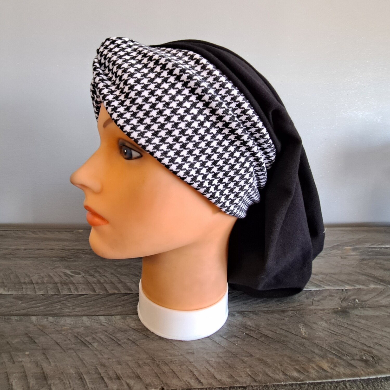 Knot snood black and white houndstooth