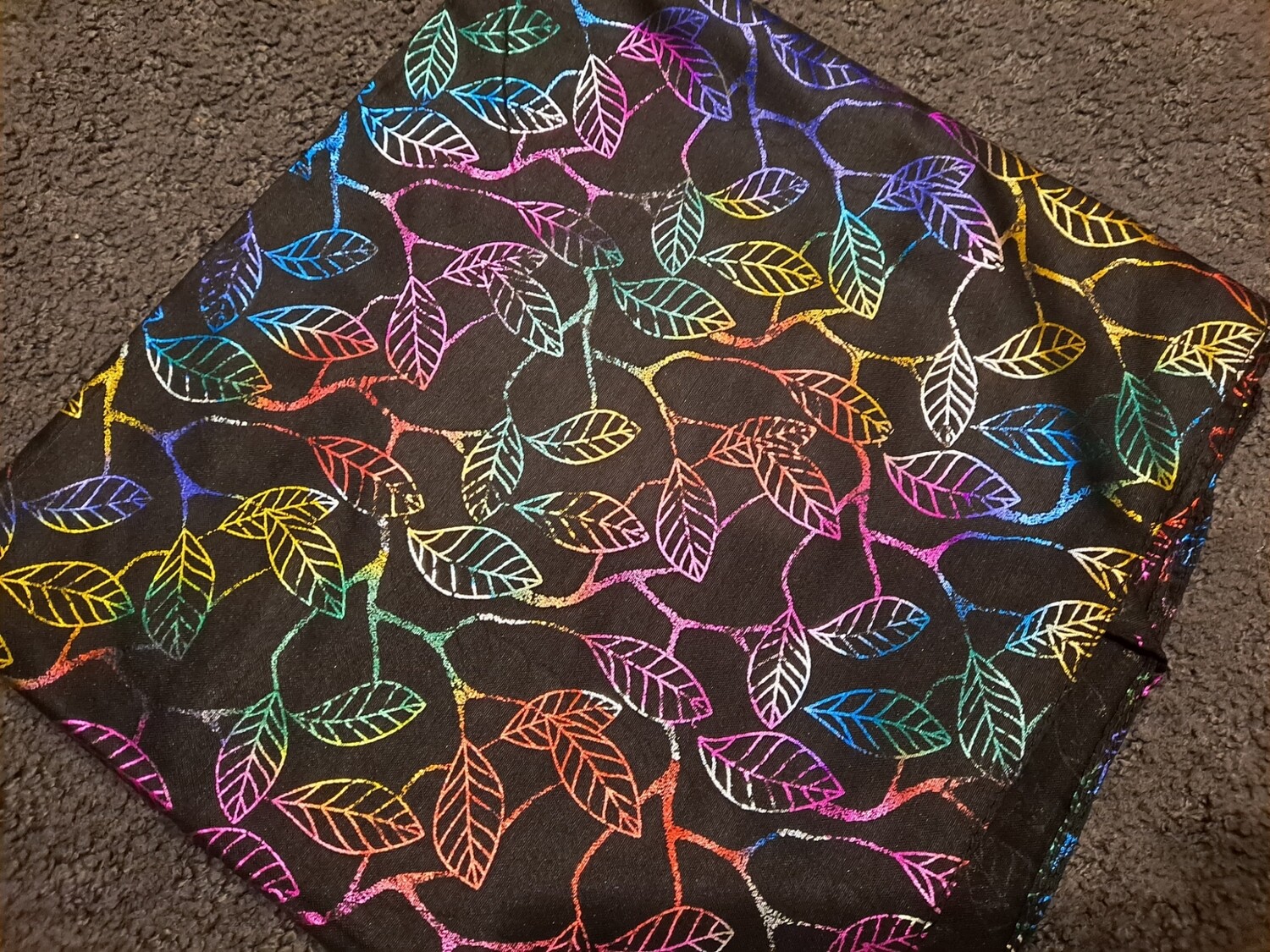 Black - colorful metallic small leaves pattern tichel