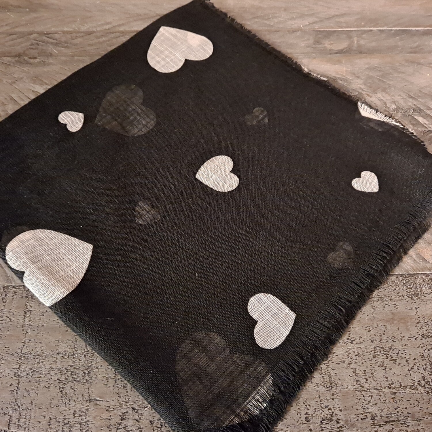 Black - white hearts - soft fringes tichel