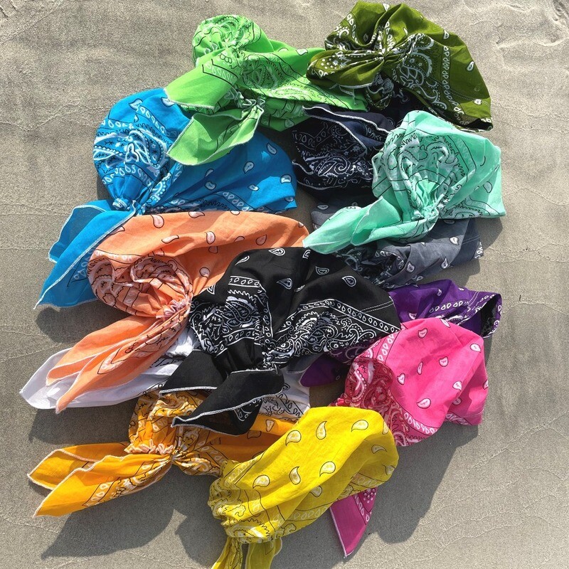 Pre tied bandanas in many colors (short tails)