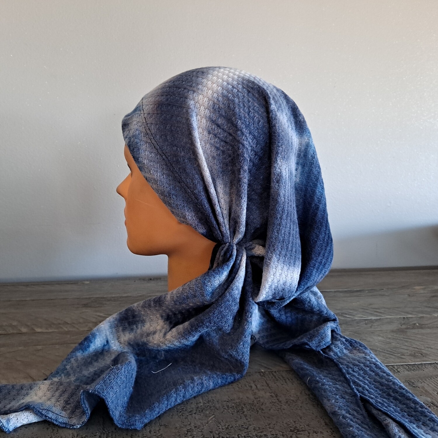Blue waffled pretied tichel w/band sewn in