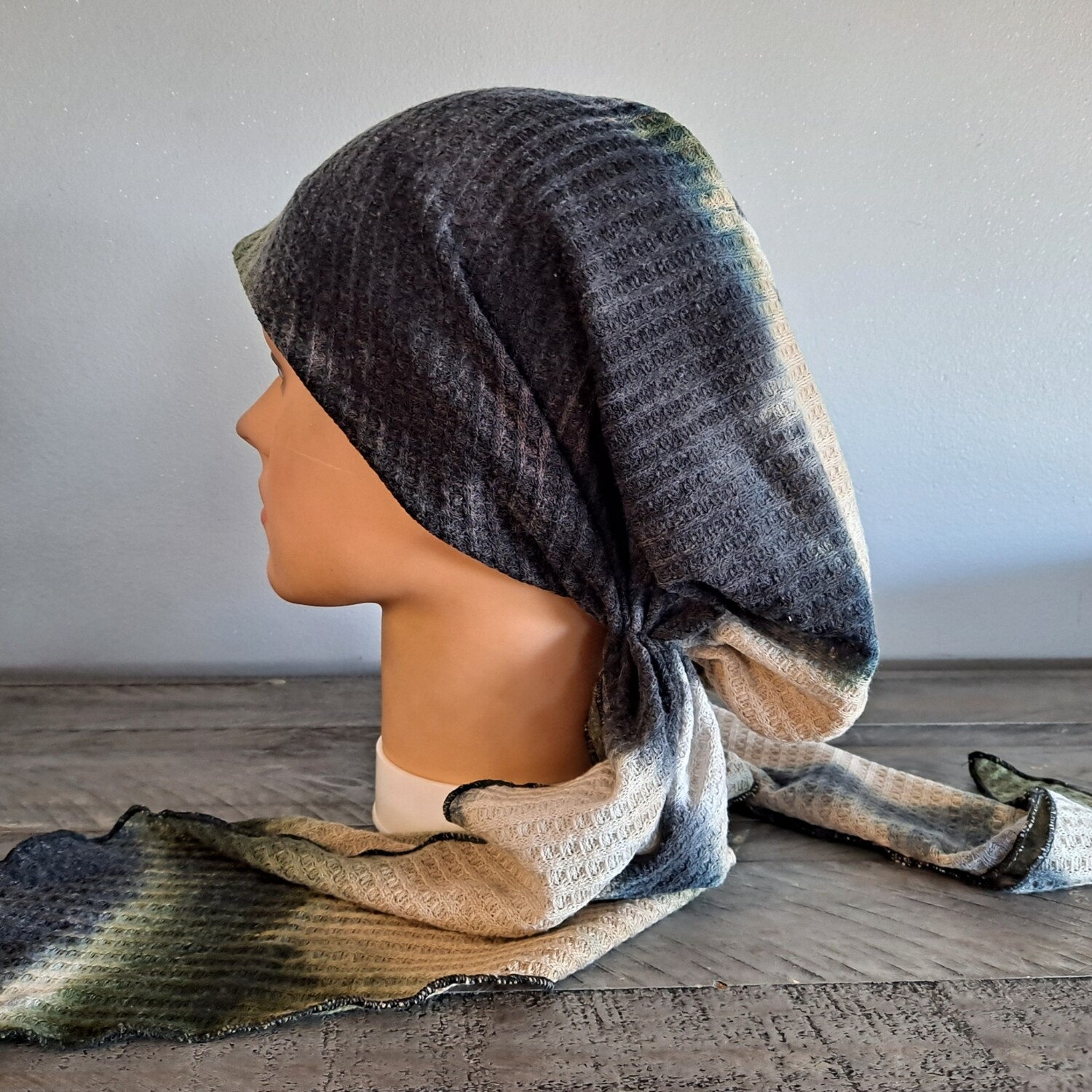Green waffled pretied tichel w/band sewn in