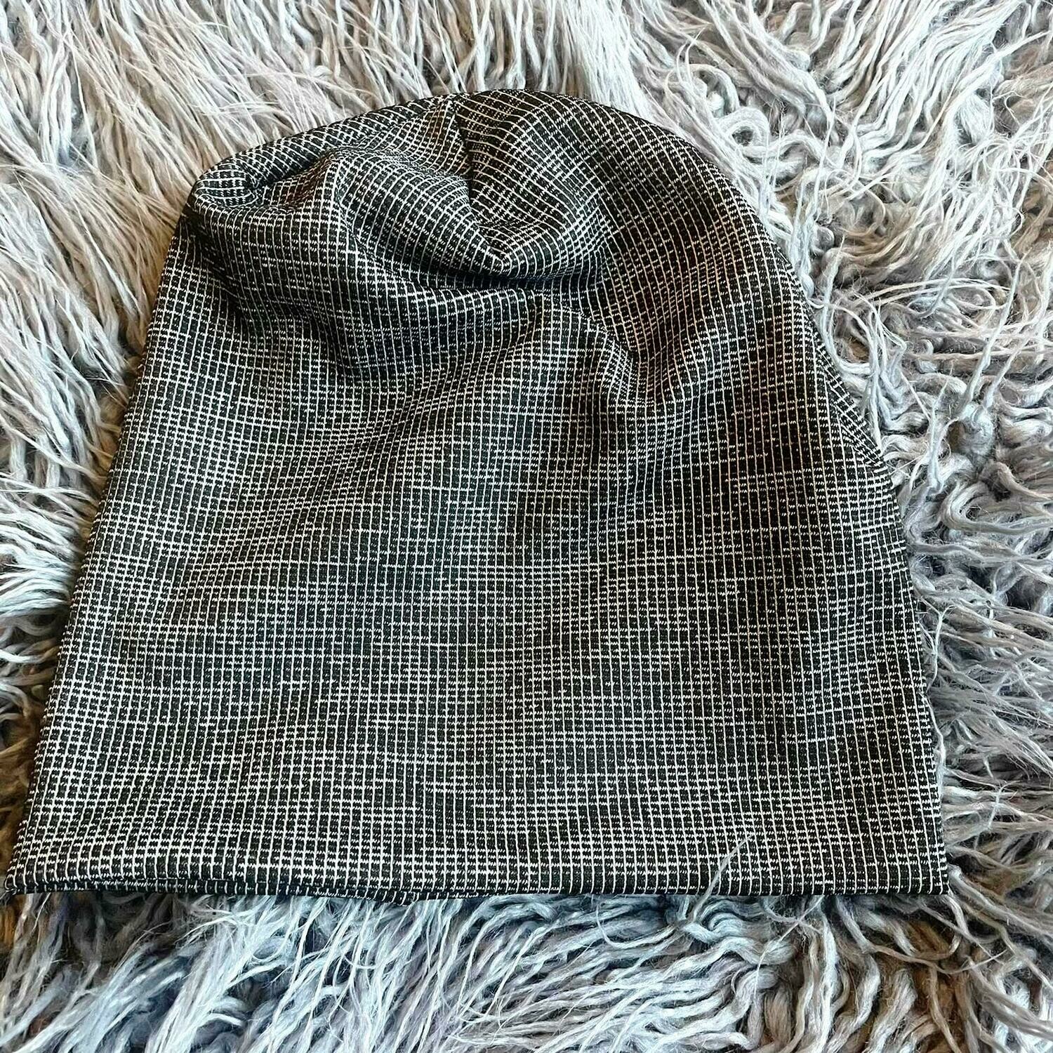 Dark gray/black