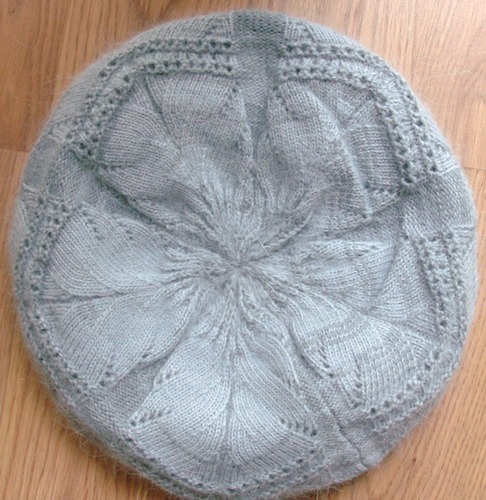 Soft knit beret gray