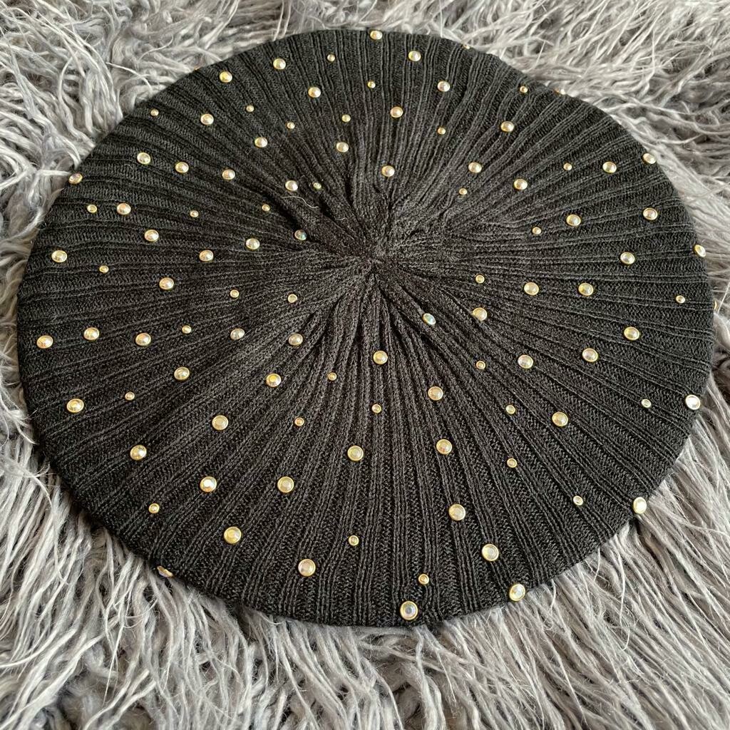 Black ribbed iridescent studded beret/snood
