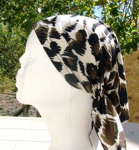 Patterned pre tied tichel
