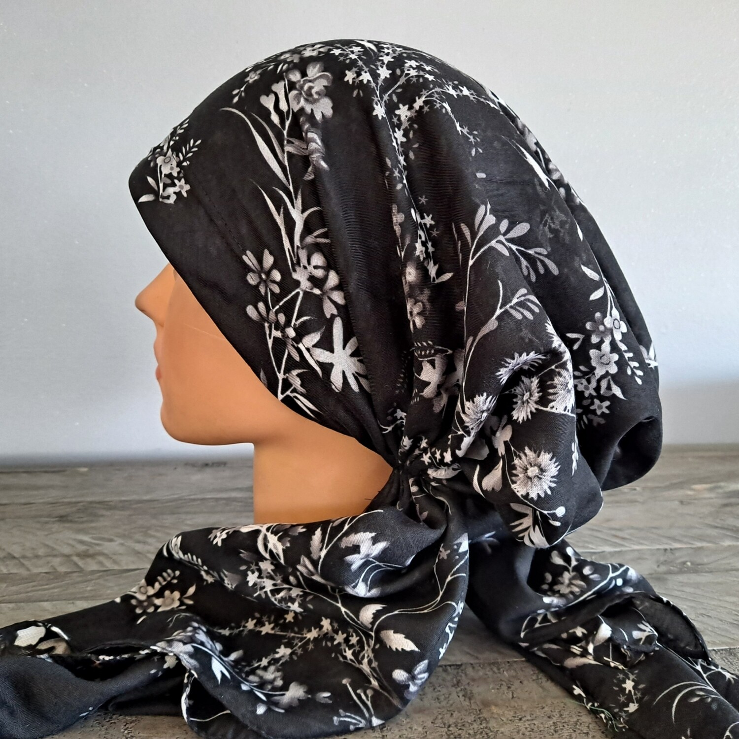 Black pretied Turkish Tichel w/band sewn in
