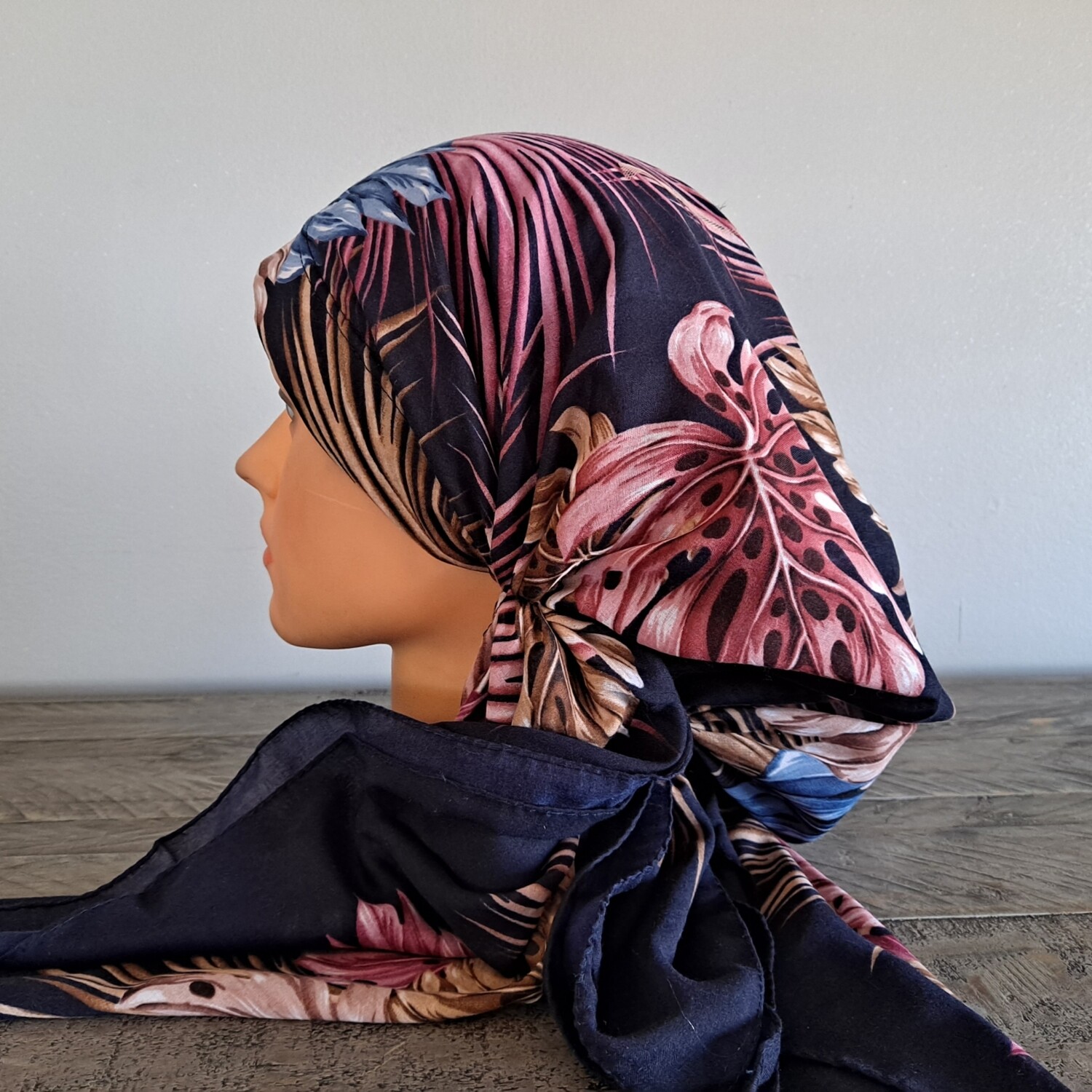 Navy beautiful pretied Turkish Tichel w/band sewn in