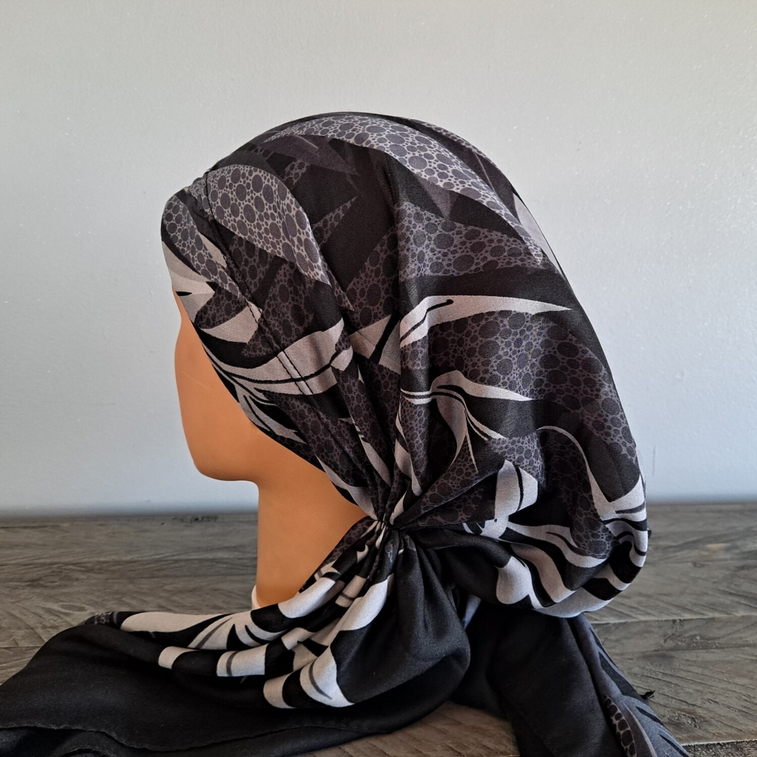 Black pretied Turkish Tichel w/band sewn in