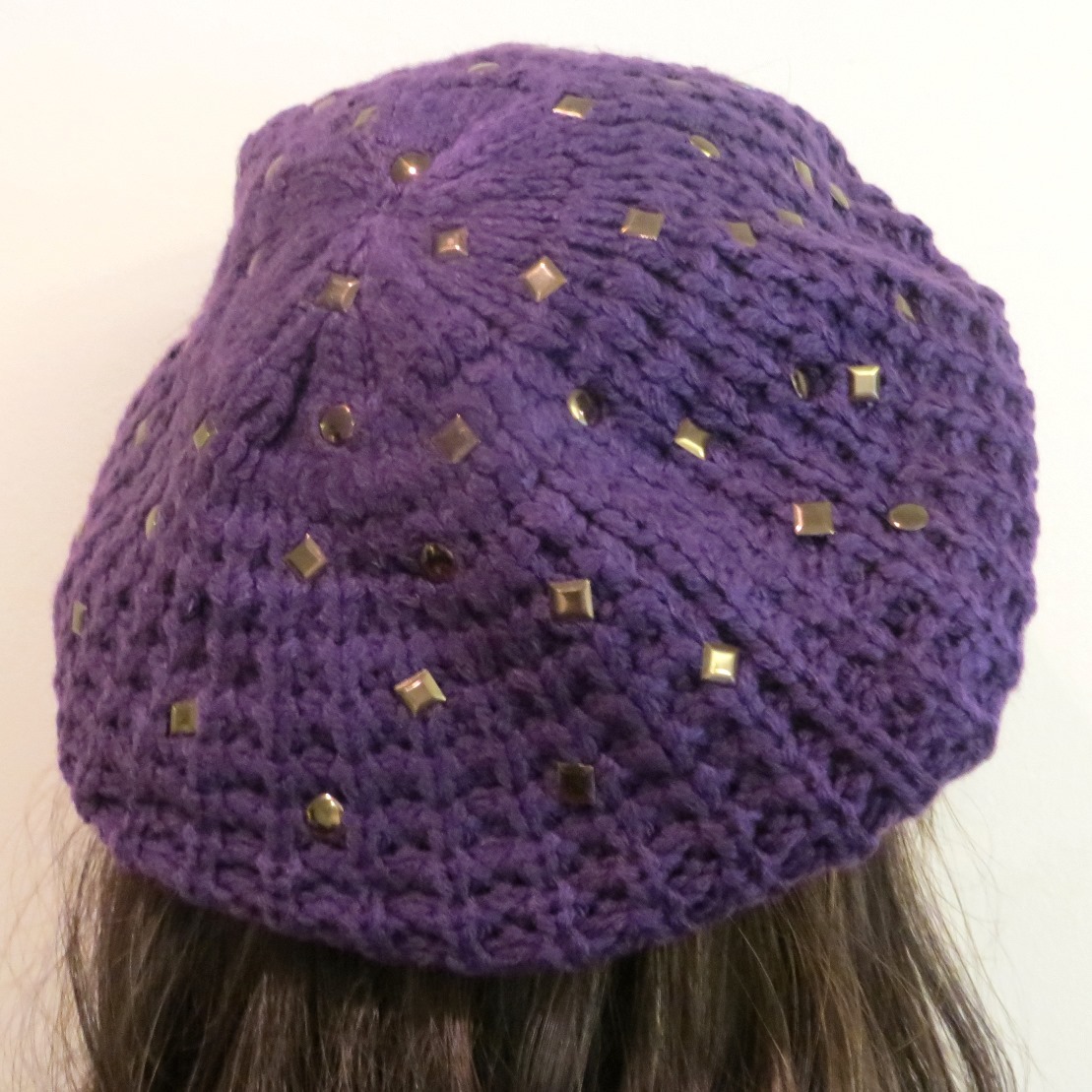 Purple beret with metal