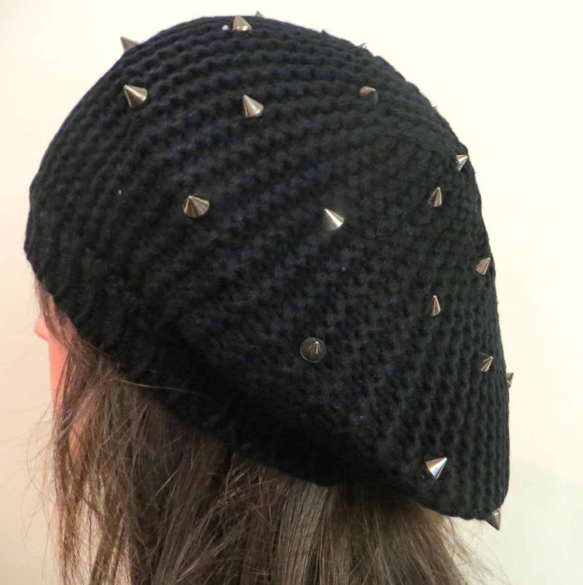 Black beret with spikes