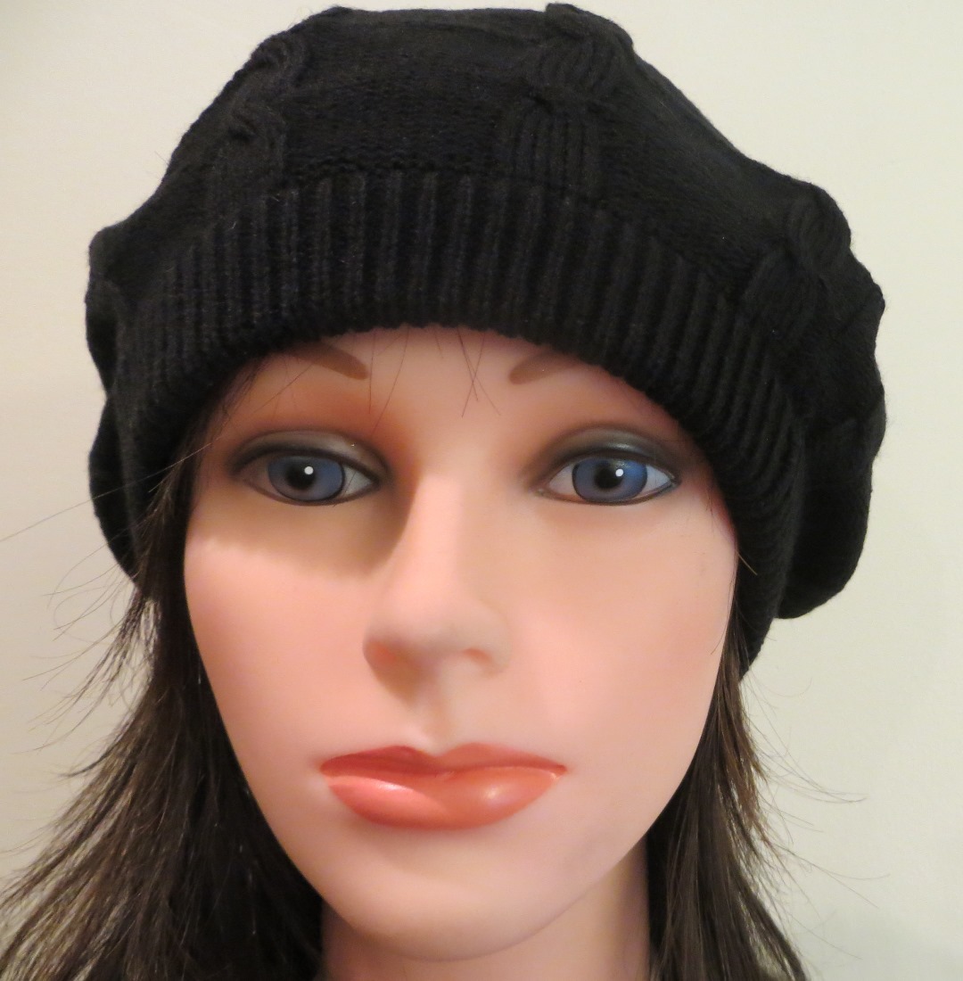 Black lightweight beret