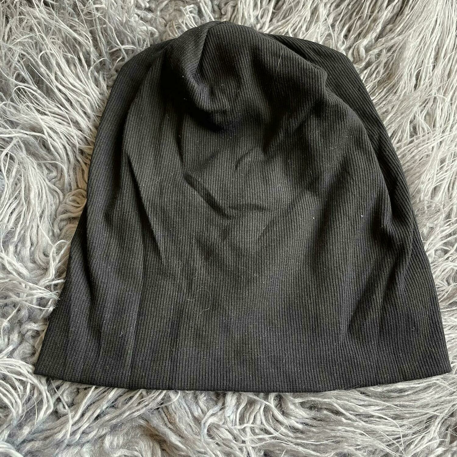 Black fine ribbed beanie