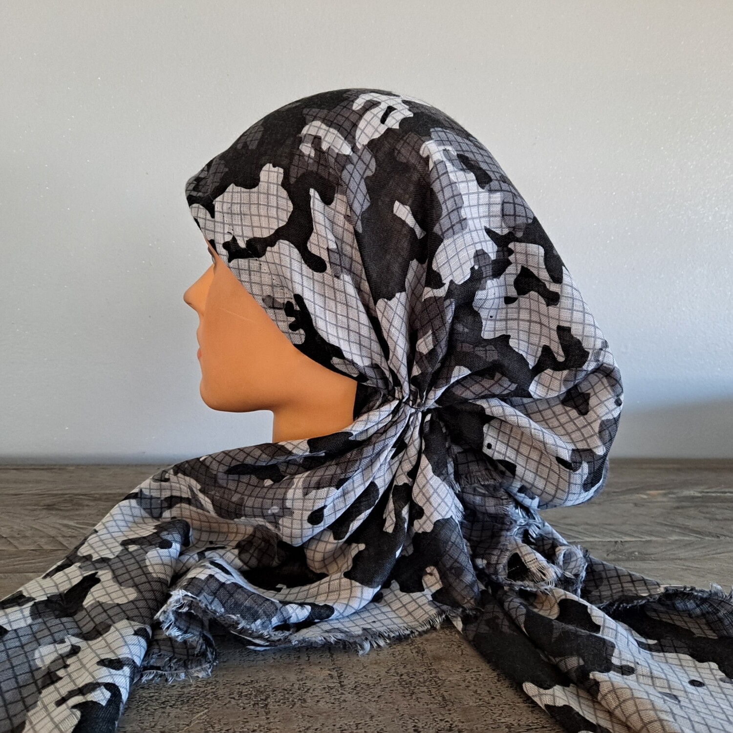 Multi patterned black soft fringes pretied tichel