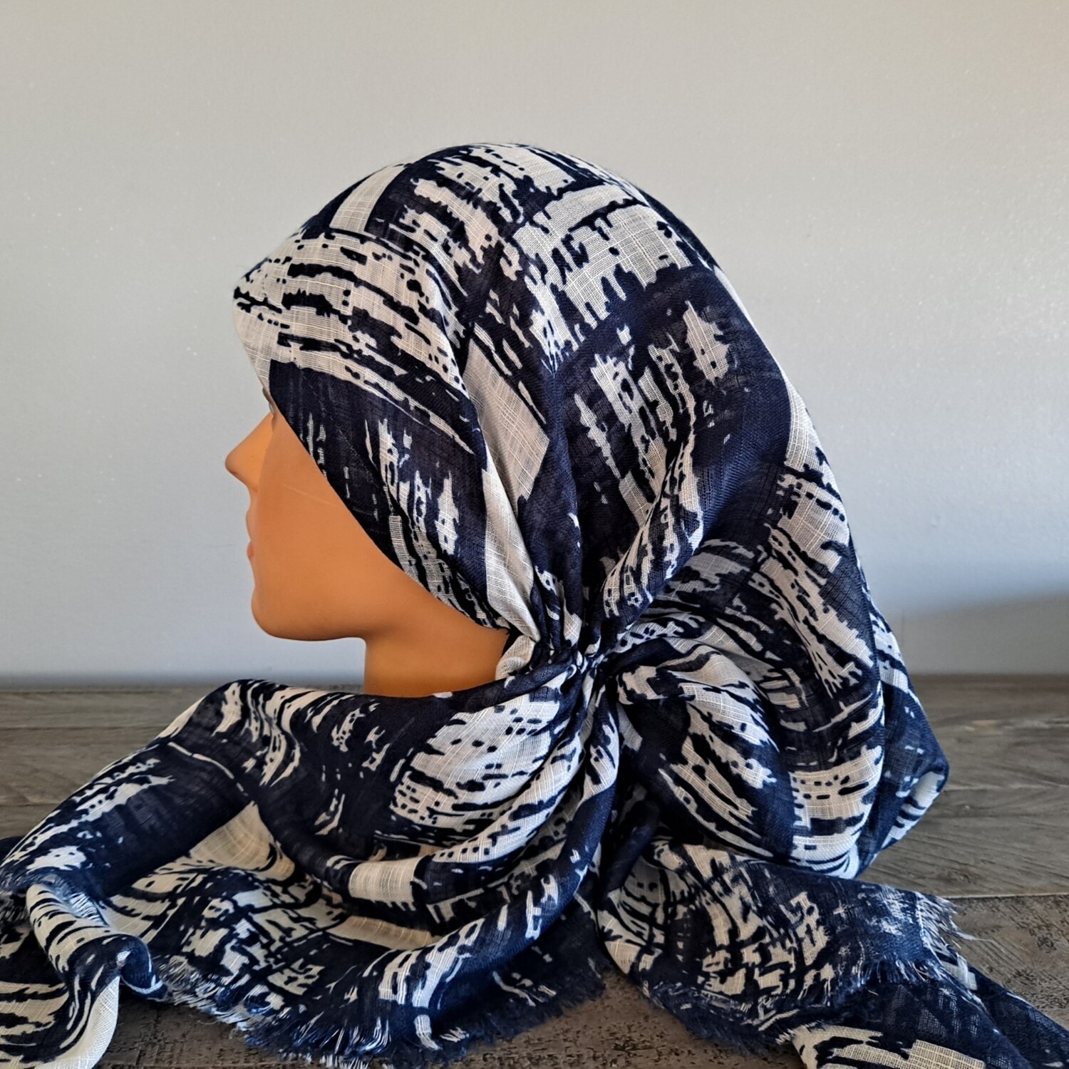 Navy/white patterned soft fringes pretied tichel