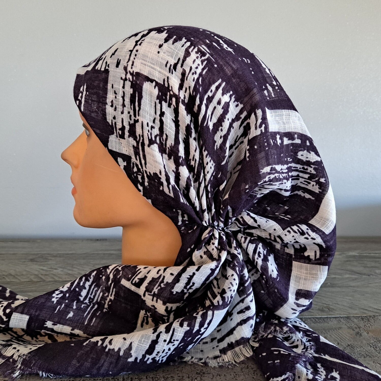 Purple/white patterned soft fringes pretied tichel