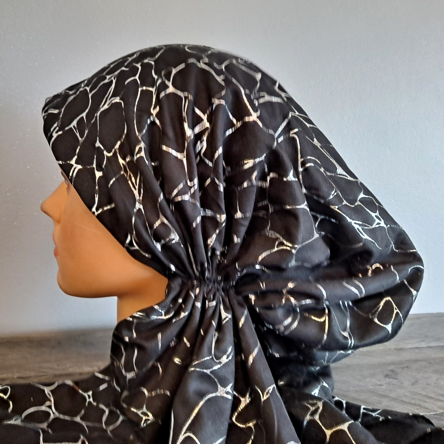 Black/silver patterned metallic pretied tichel