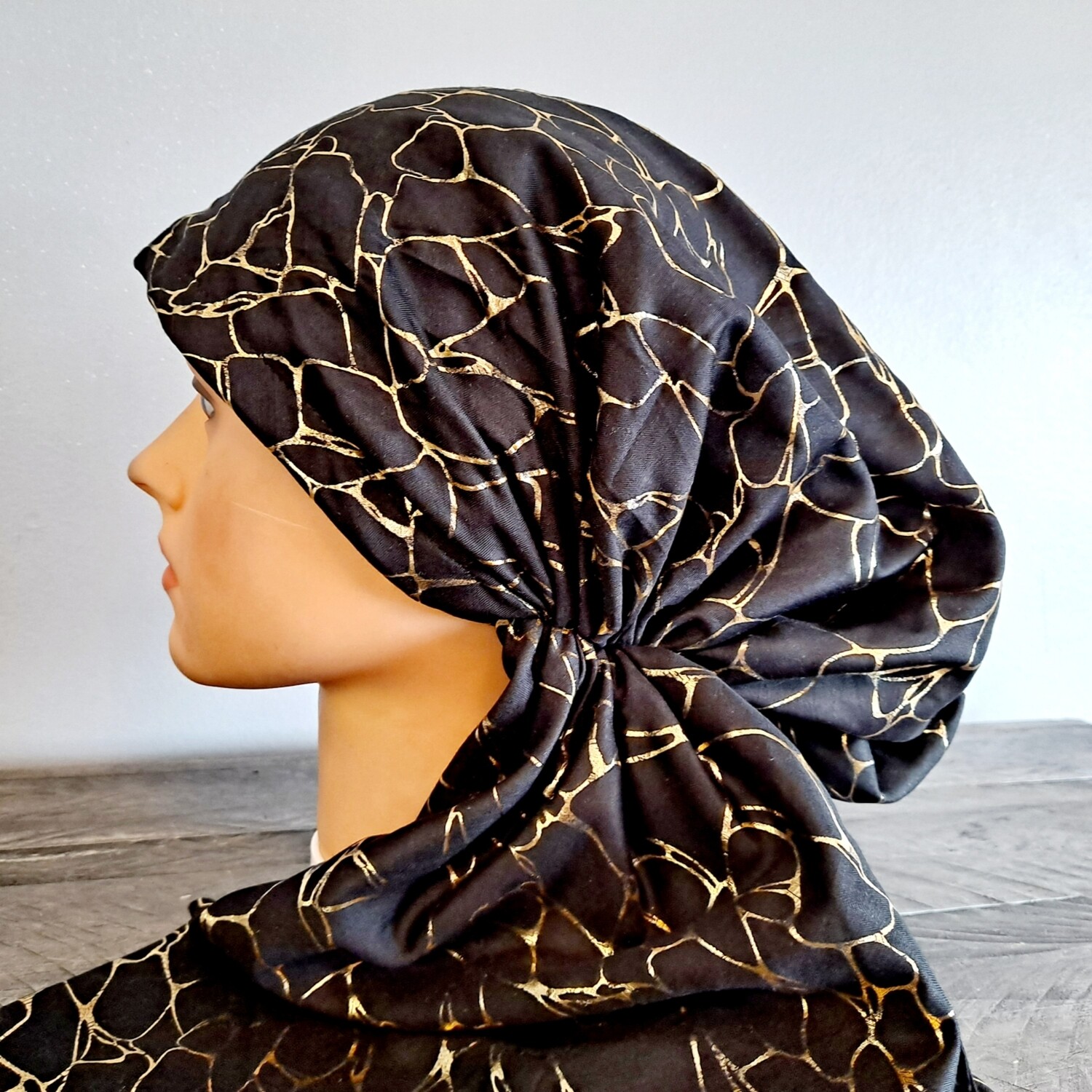 Black/gold patterned metallic pretied tichel