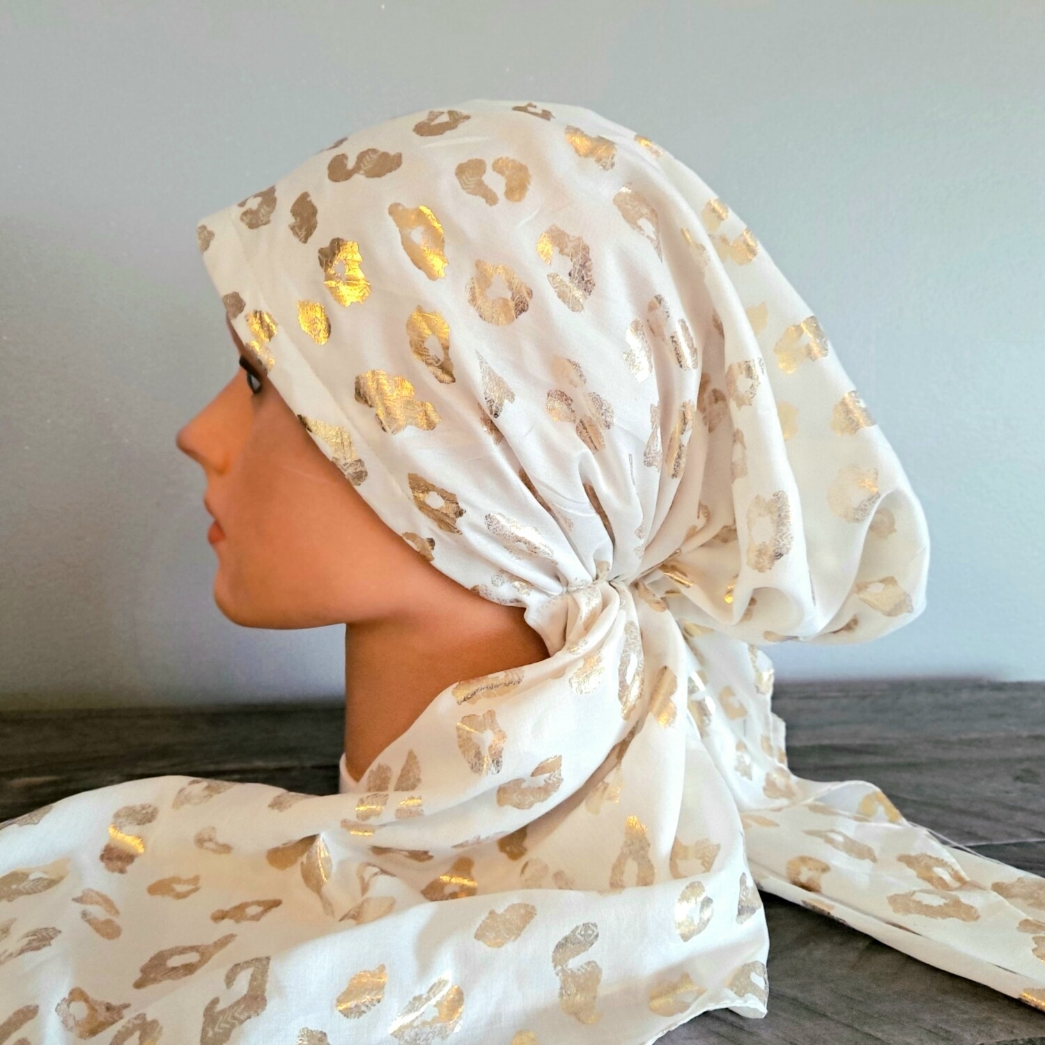 White/ivory - gold leopard print pre-tied tichel