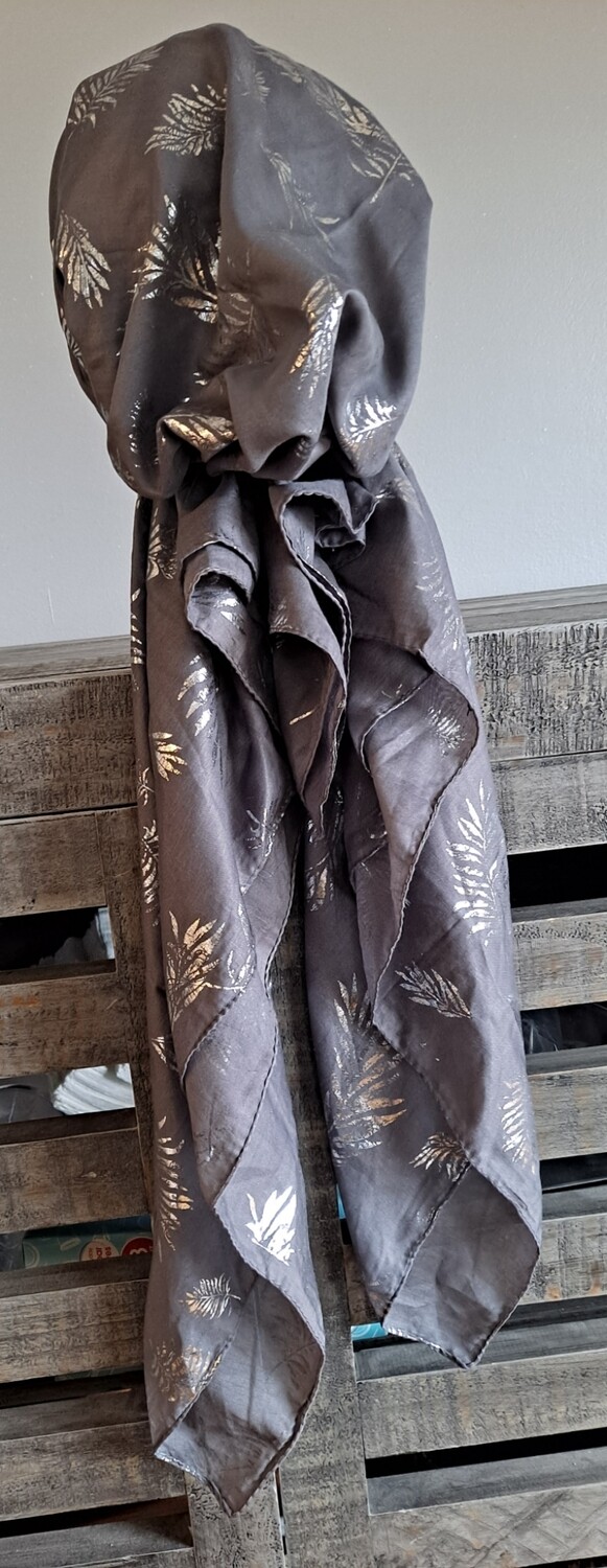 Dark gray/silver leaves pattern pre-tied tichel