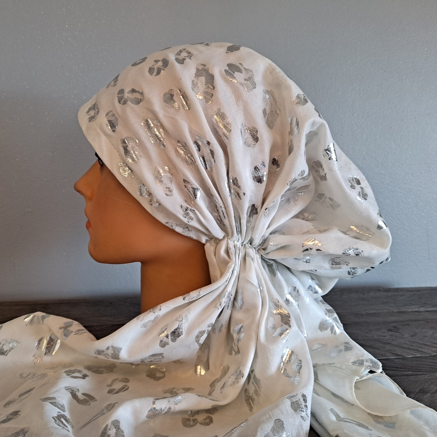 White/ivory - silver leopard print pre-tied tichel w/band sewn in (BBS)