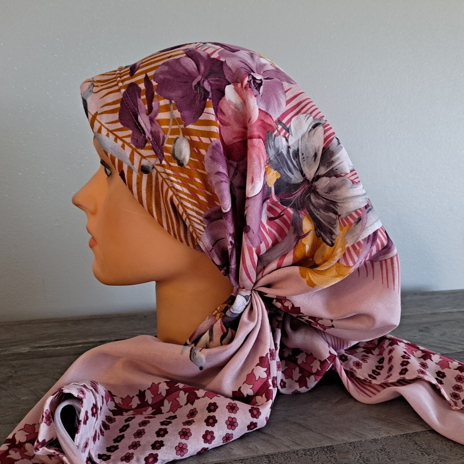 Pretty pink pre-tied  w/band sewn in