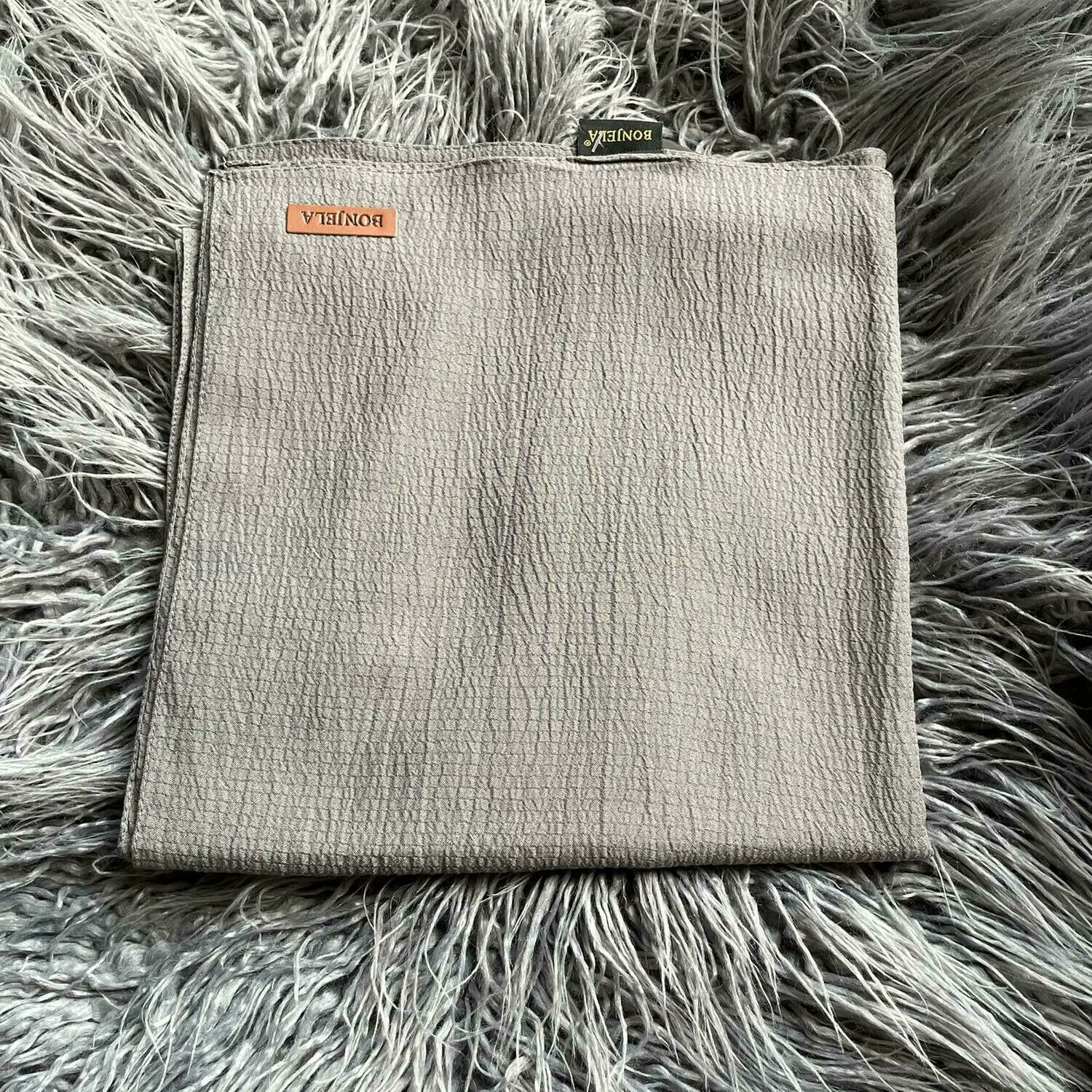 Light gray textured solid tichel