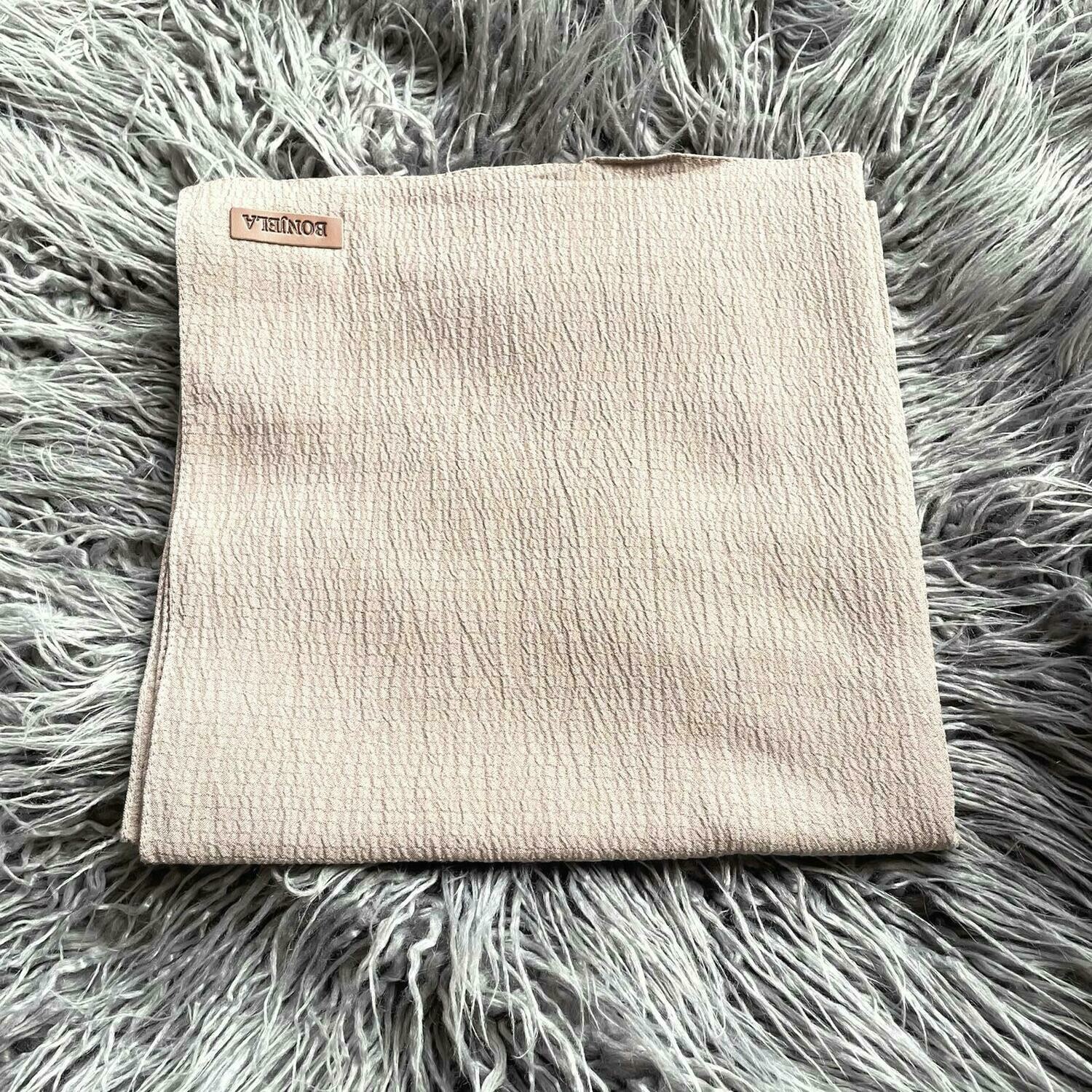 Beige textured solid tichel
