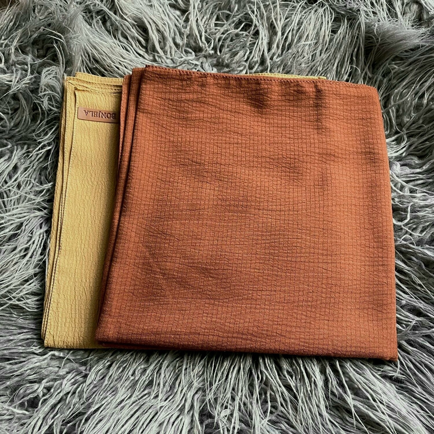 Carmel textured solid tichel