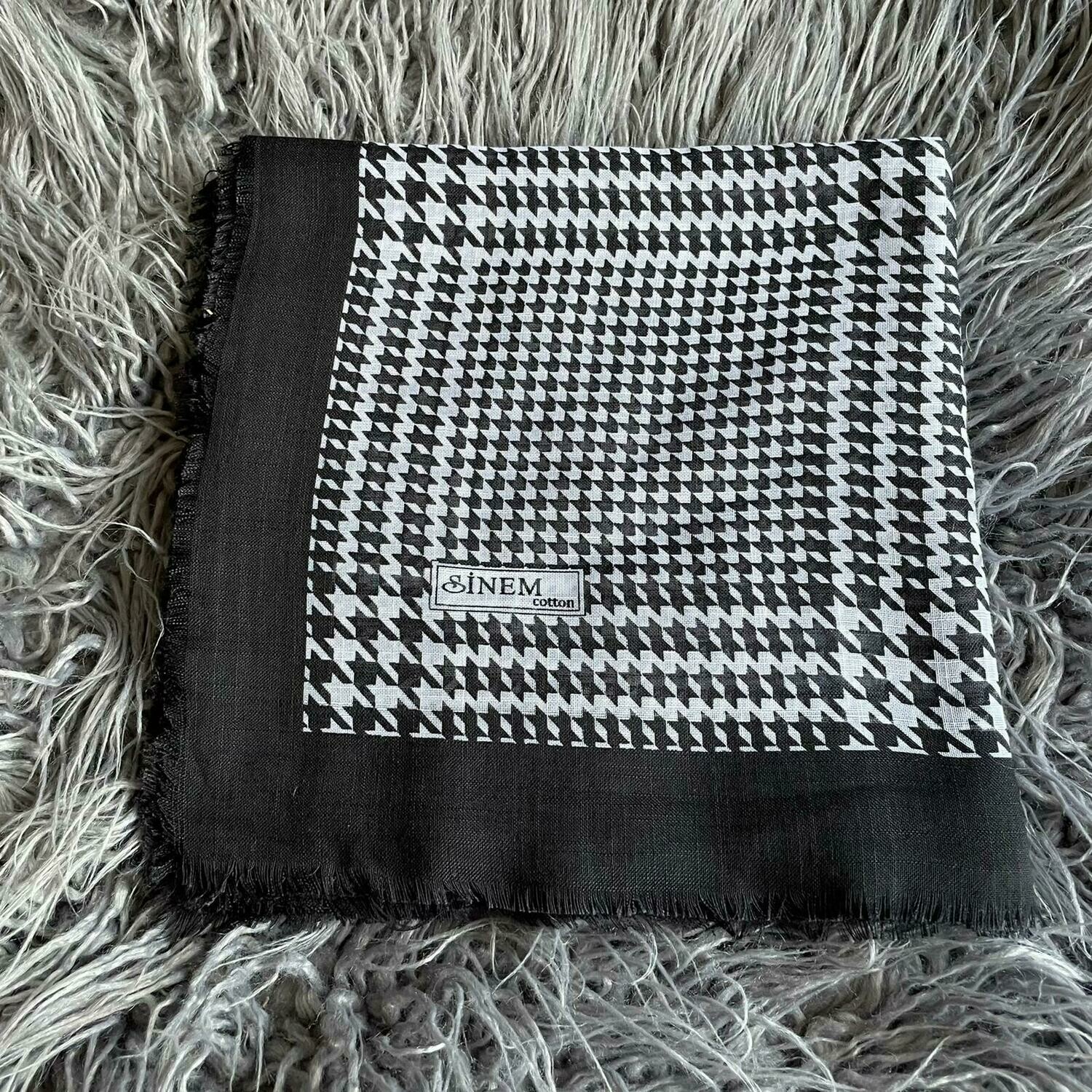 Black/white houndstooth