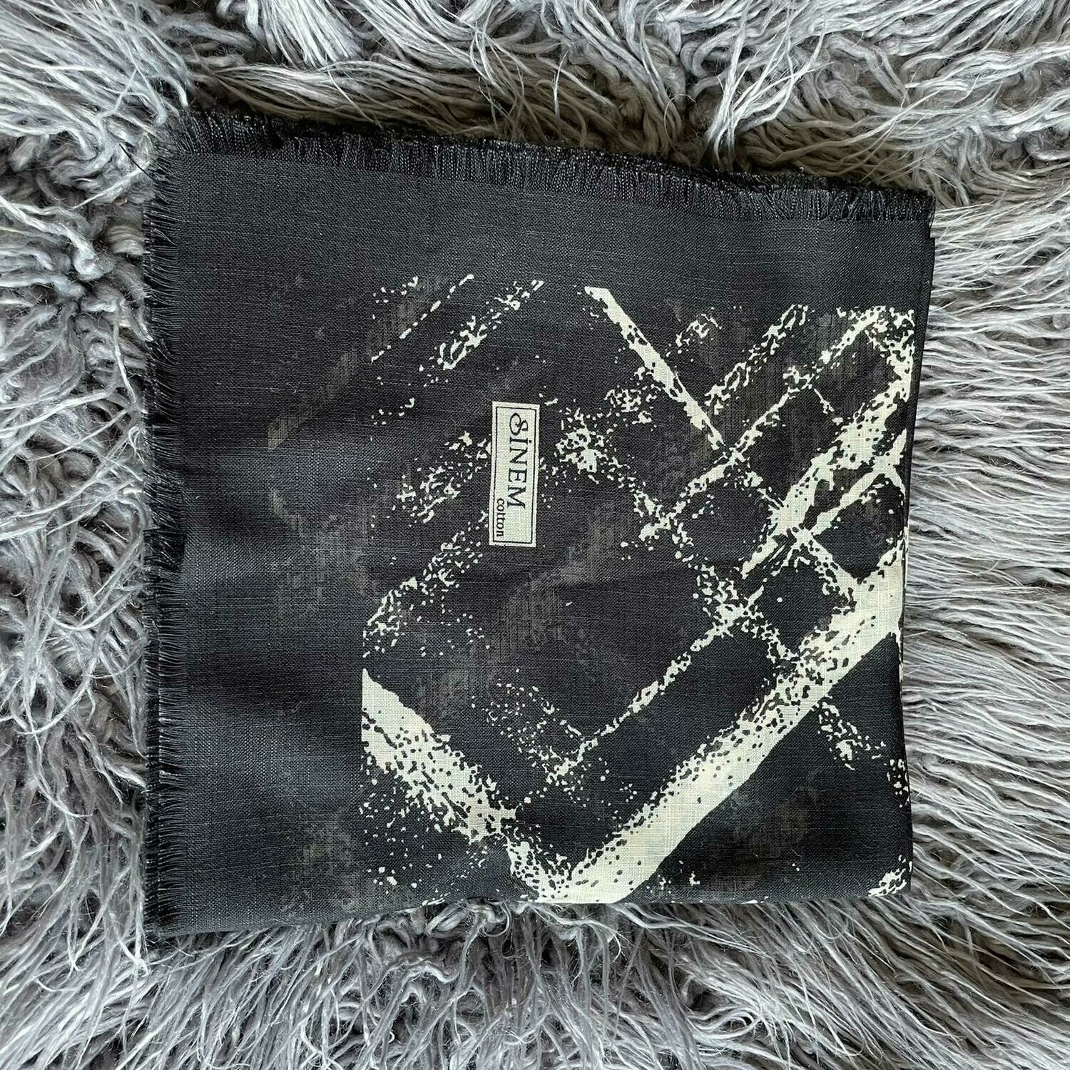 Black/cream