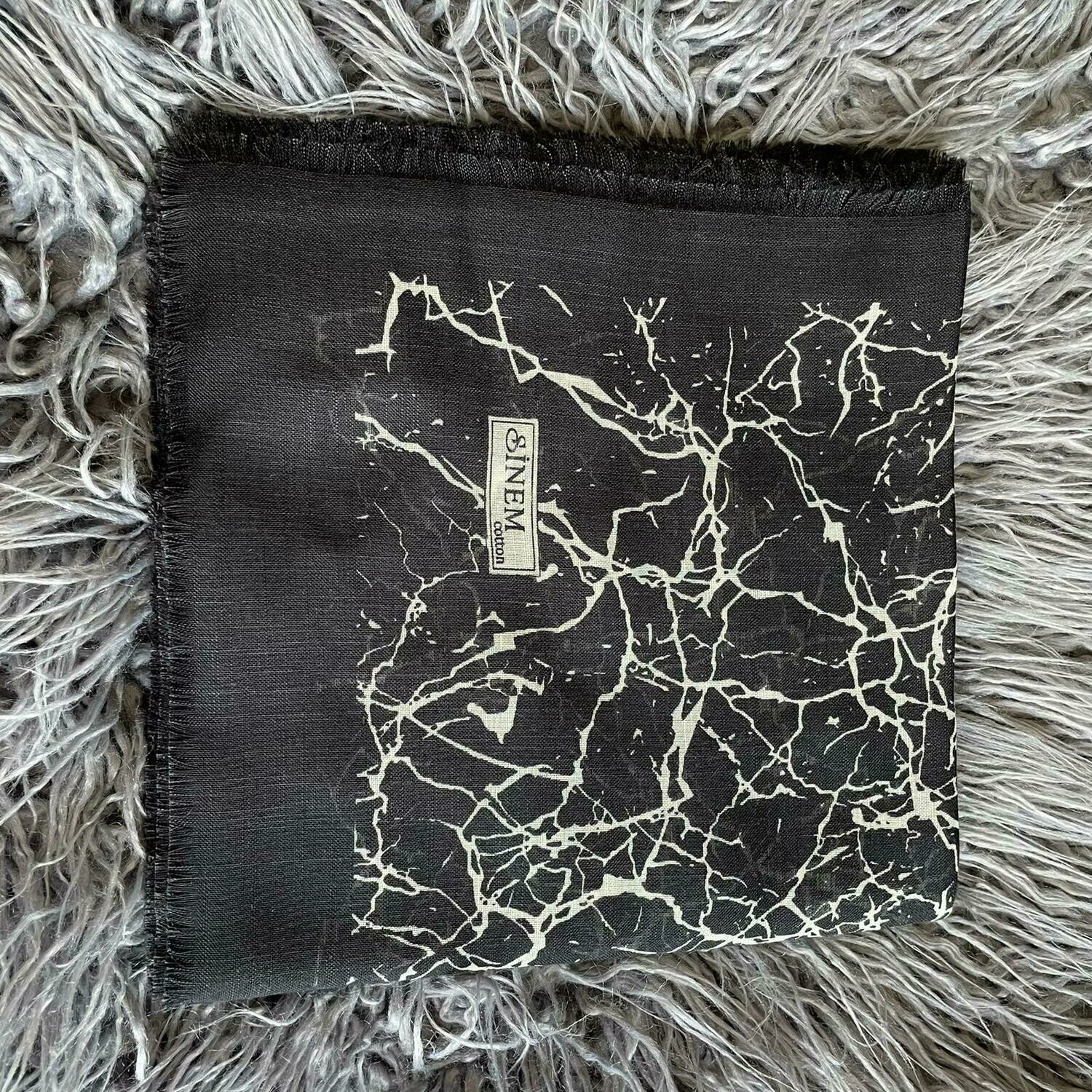Black/cream