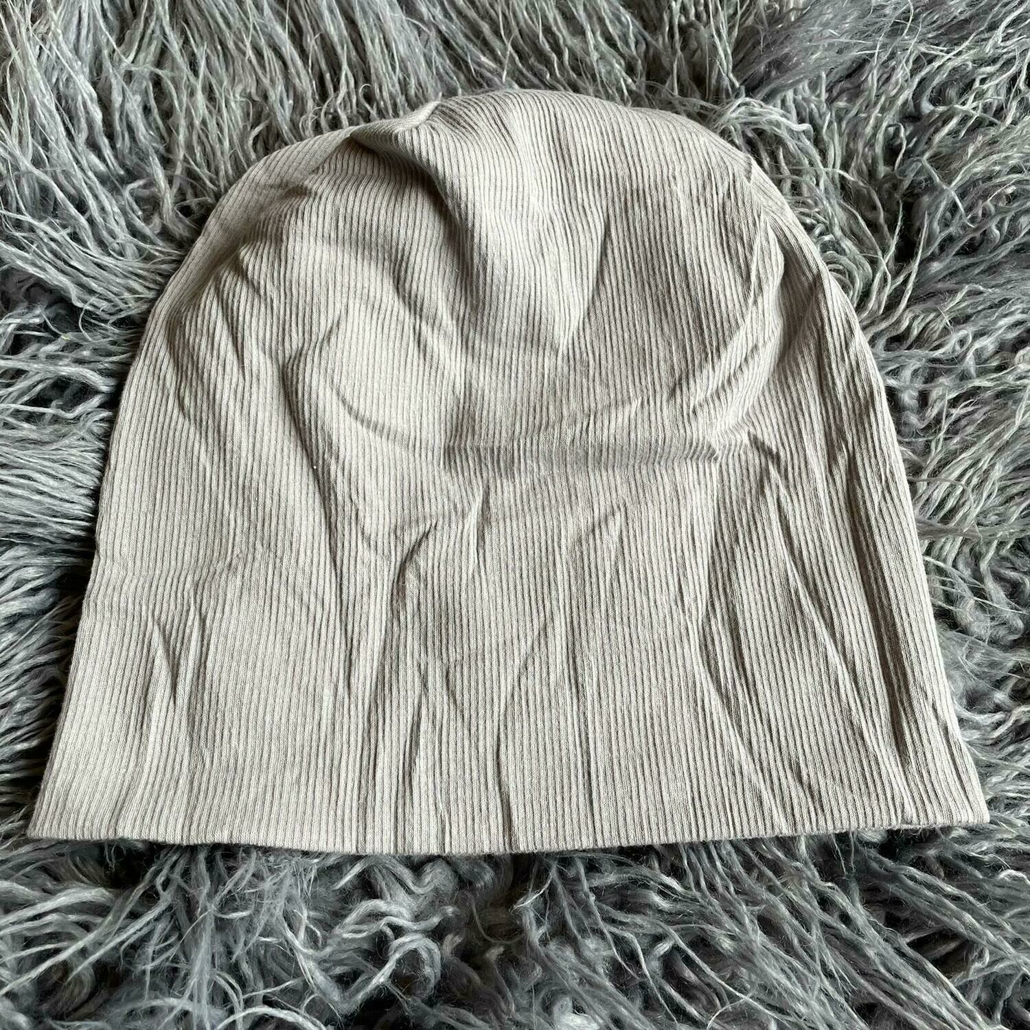 Light gray crinkle cotton beanie