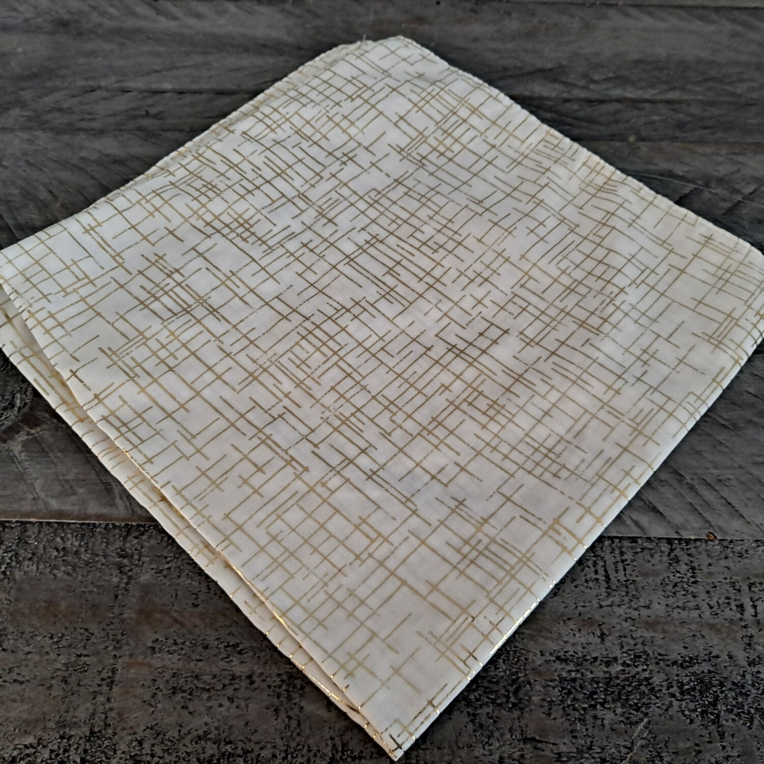 Cream/gold metallic lines tichel
