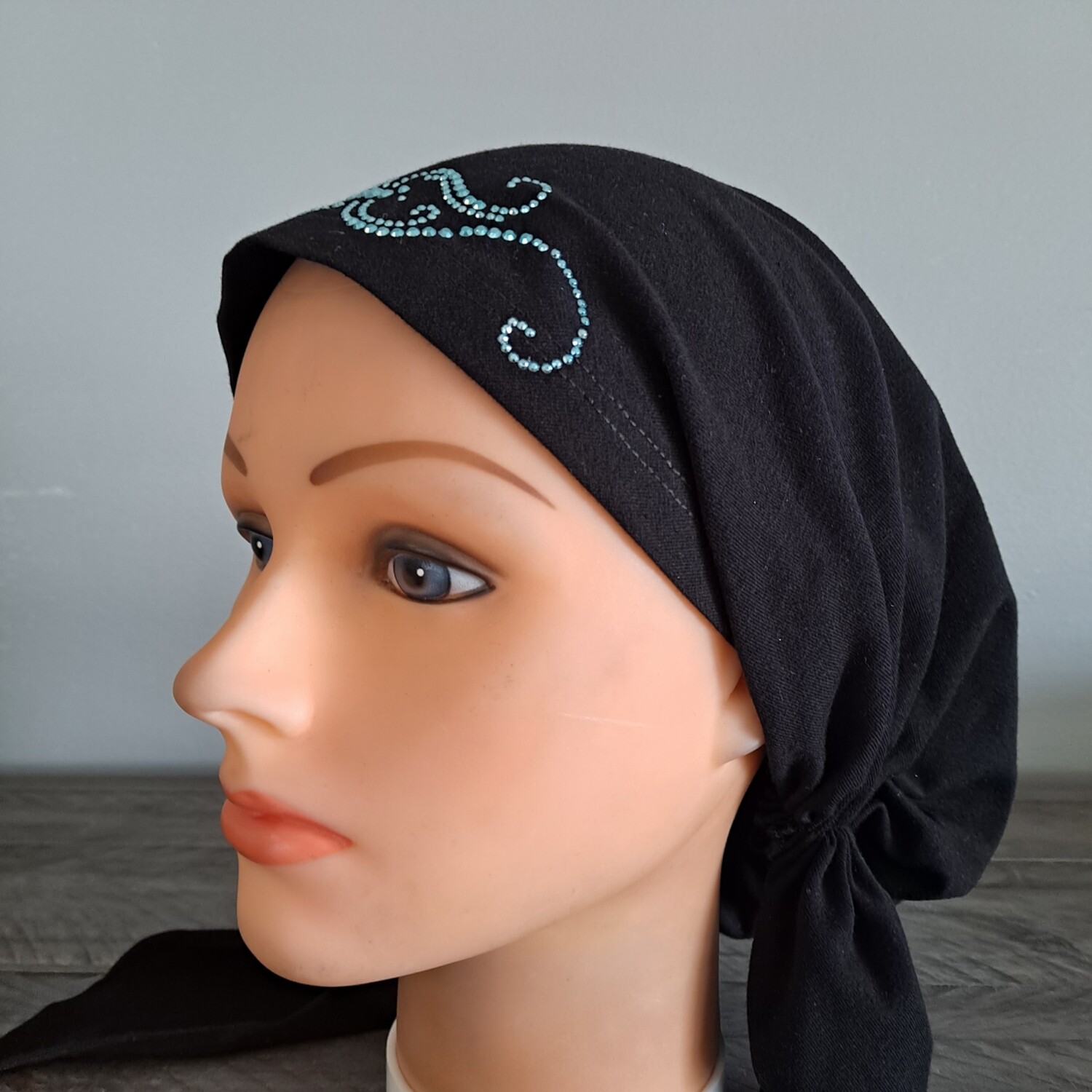 Black pre tied tichel with applique