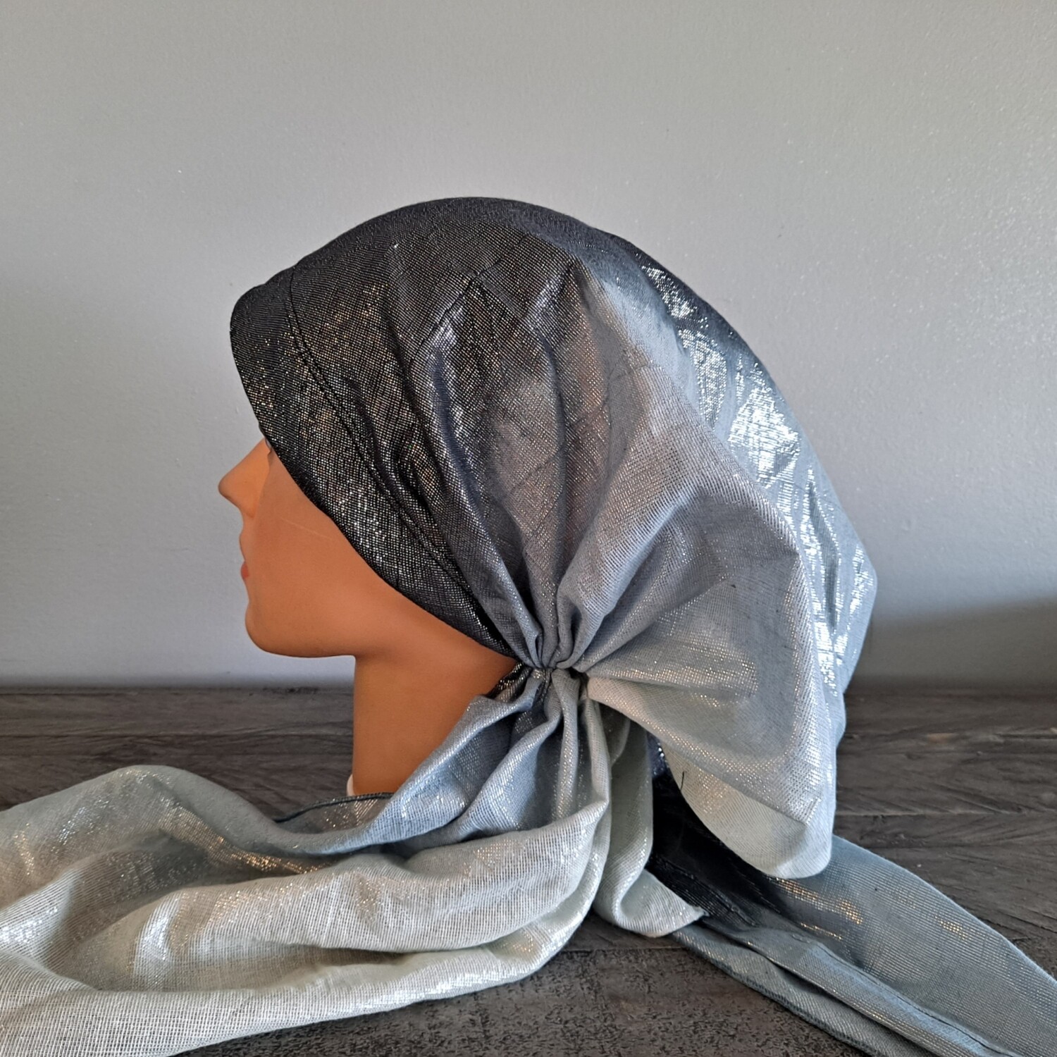 Black/gray ombre&#39; shimmer pretied tichel