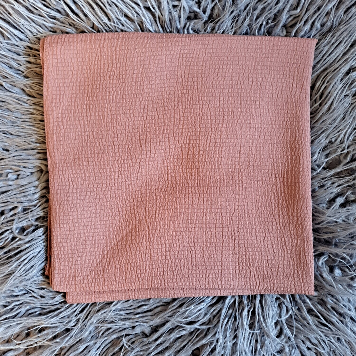 Mauve textured solid tichel