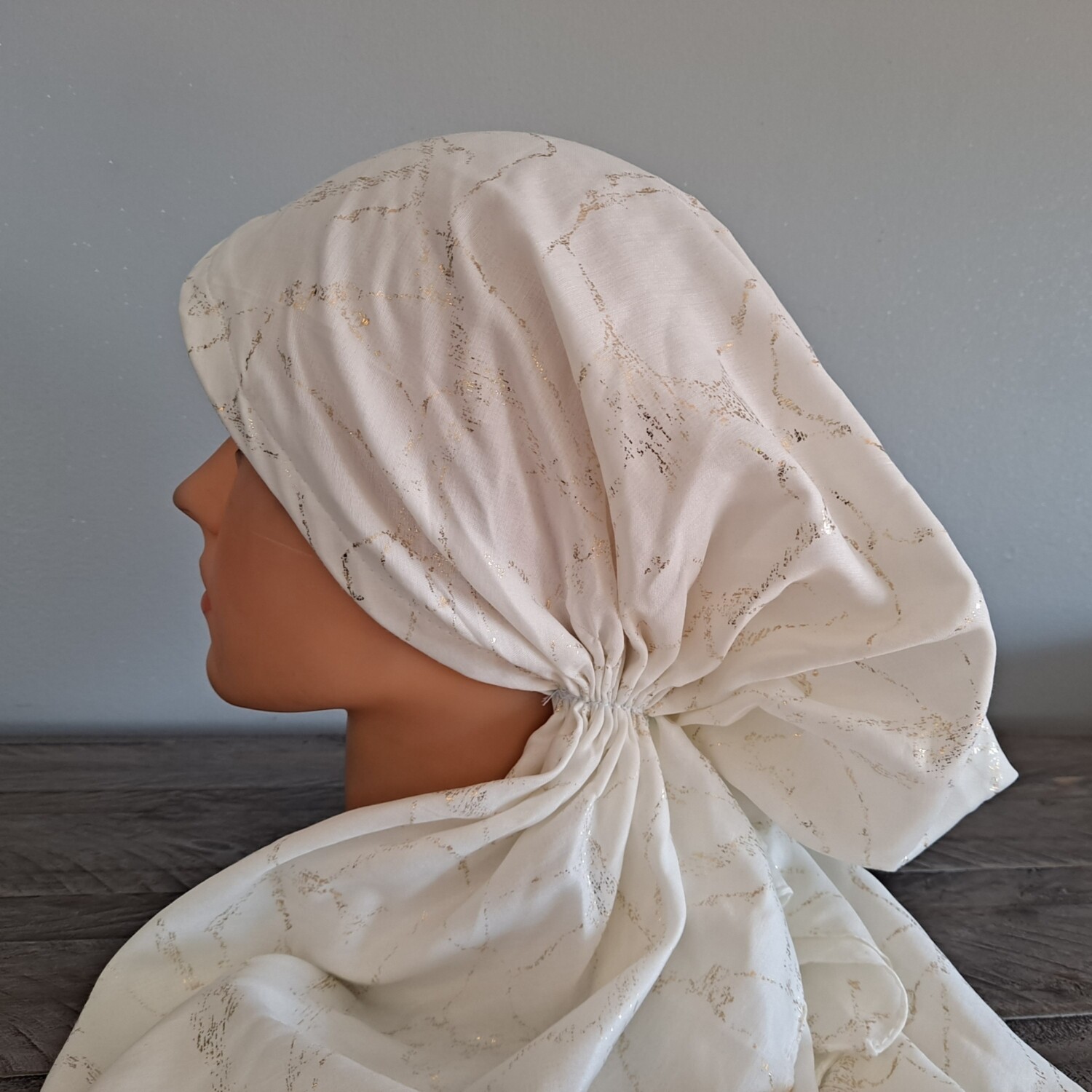White/ivory - gold  patterned pretied tichel