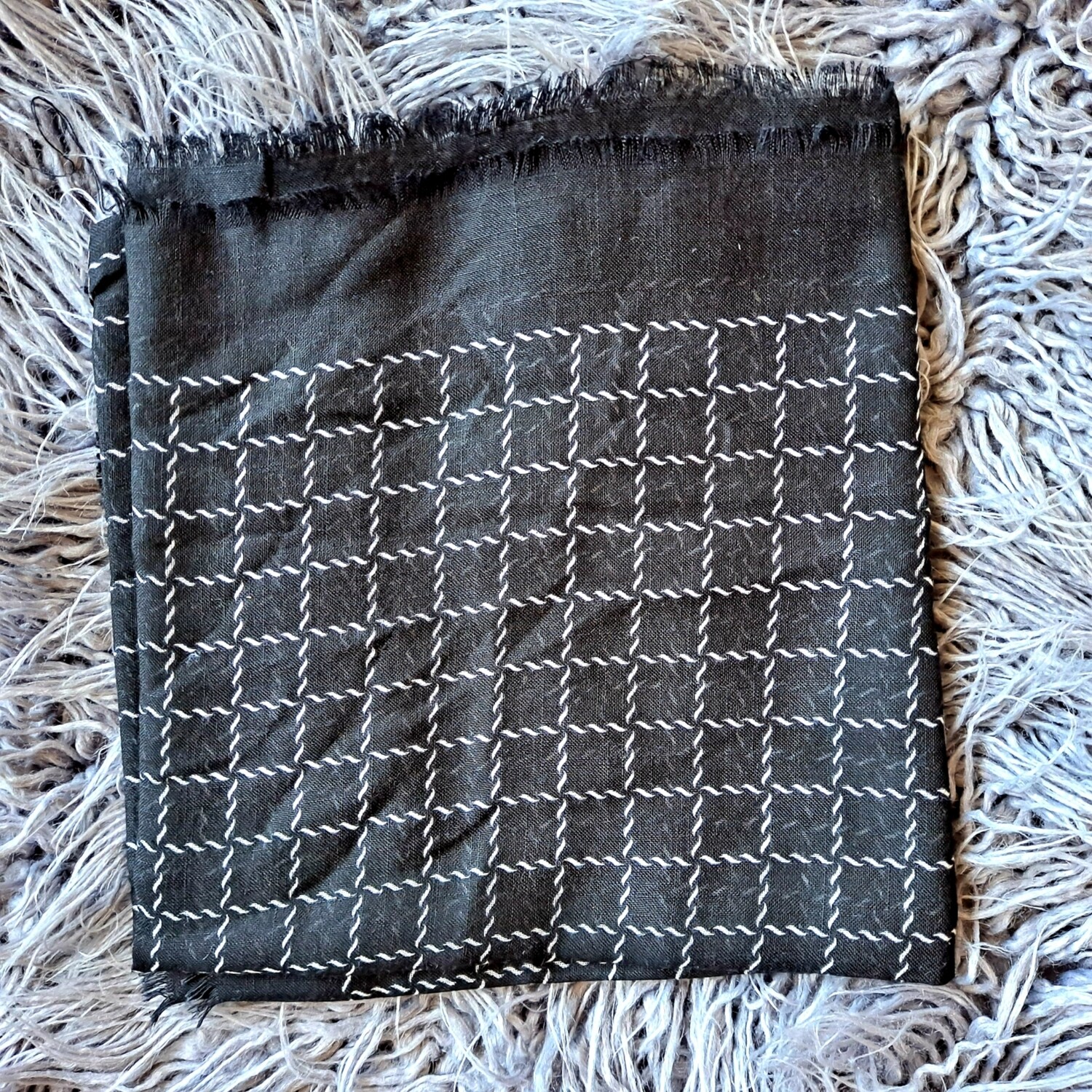 Black/white - braided pattern soft fringe tichel