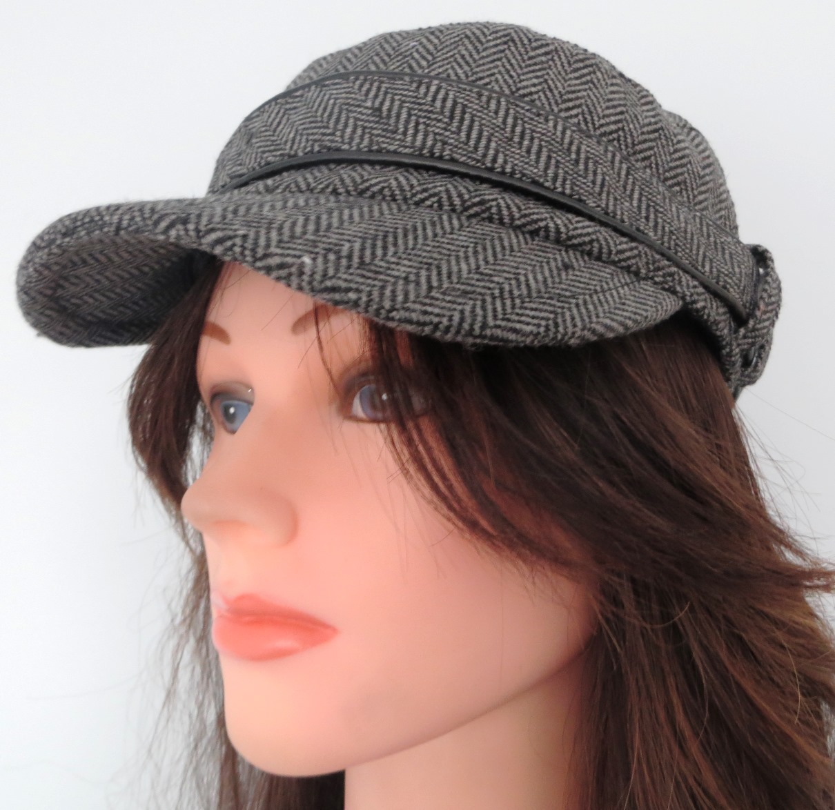 Gray herringbone cap with belt