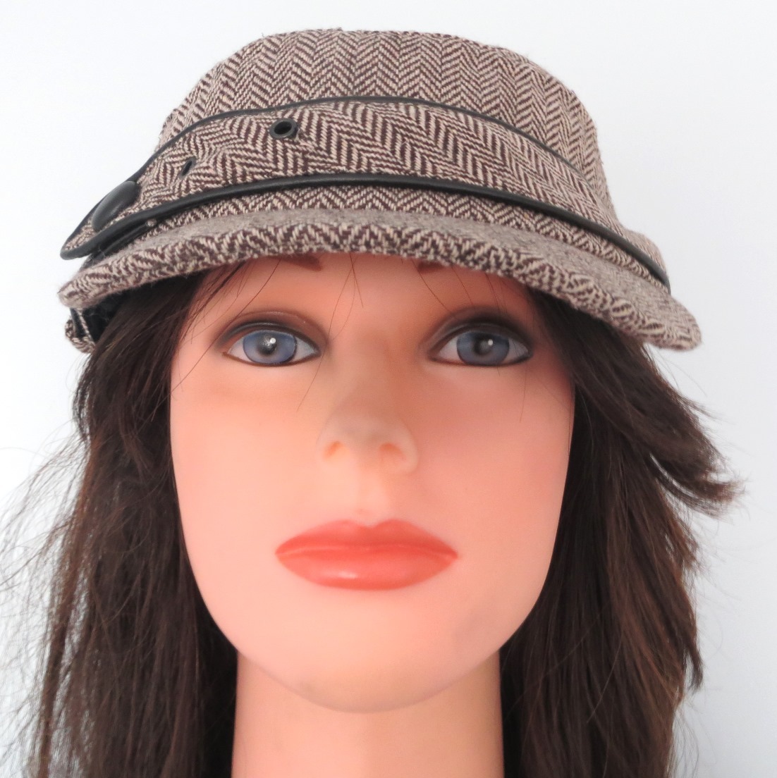 Brown herringbone cap with belt